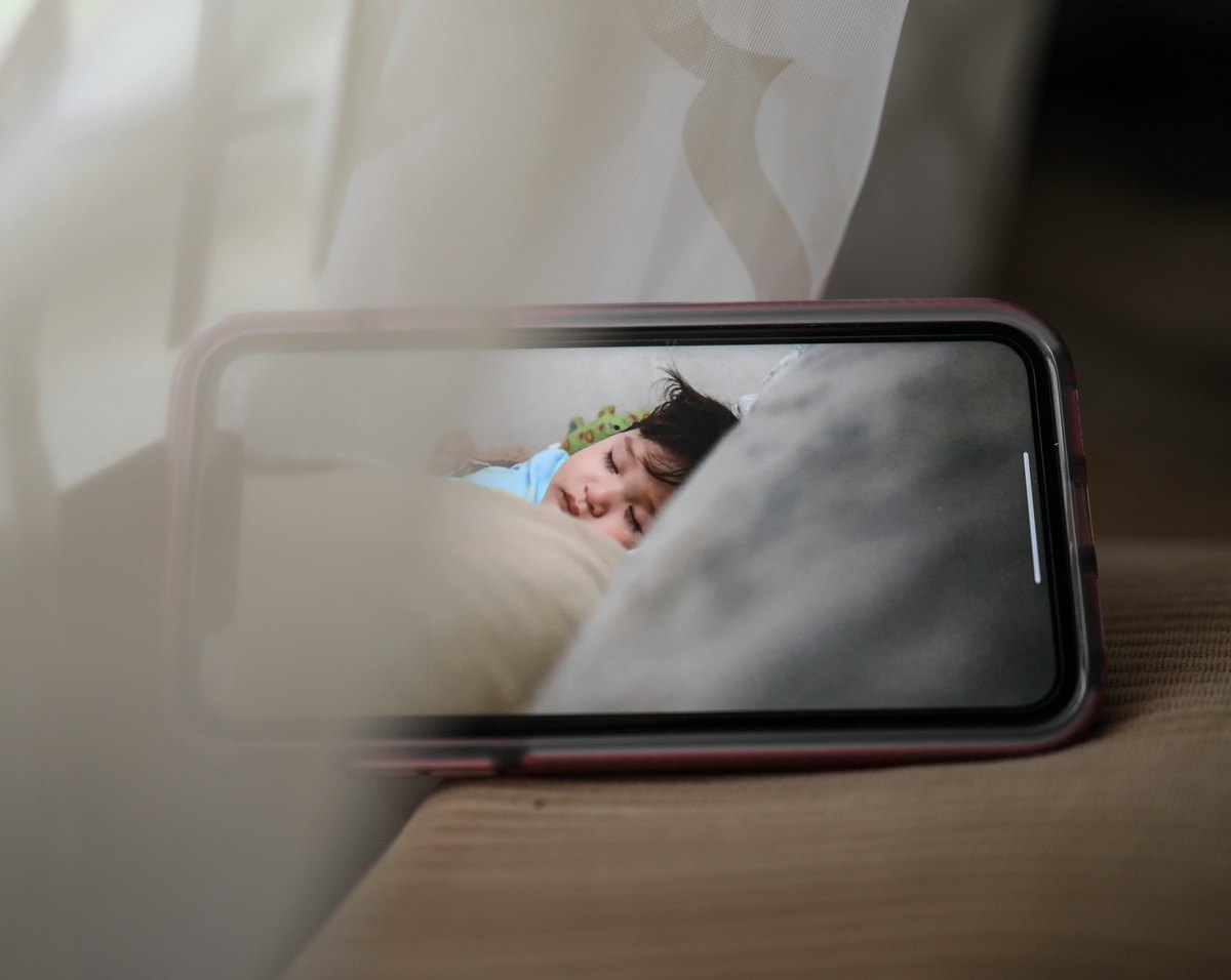 Best Travel Baby Monitors (Hotel + Airbnb)